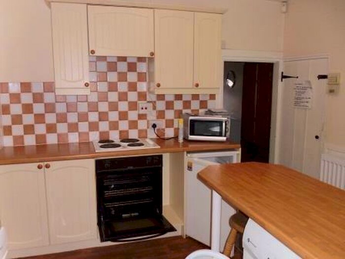 4 Bedroom House To Rent In Newport, Lincoln, LN1