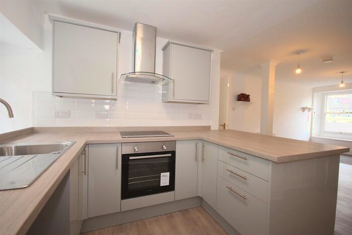 3 Bedroom Maisonette To Rent In Fore Street, Brixham, TQ5