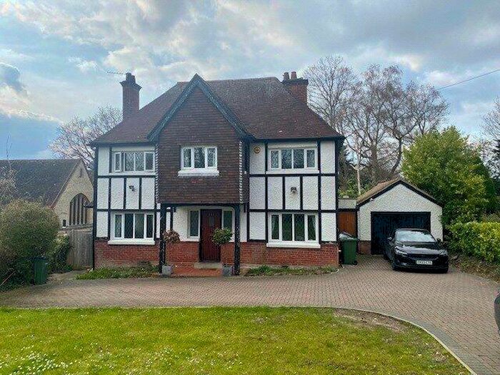 4 Bedroom Detached House To Rent In Winchester Road, Chandler's Ford, Hampshire, SO53