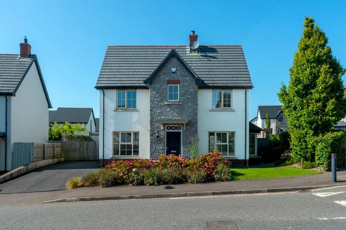 3 Bedroom Detached House For Sale In Coopers Mill Park, Dundonald, Belfast, County Antrim, BT16