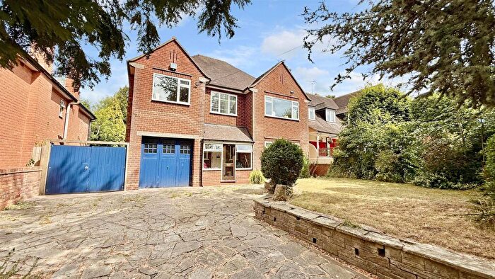 4 Bedroom Detached House For Sale In Grange Hill Road, Birmingham, B38