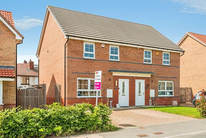 3 Bedroom Semi Detached House For Sale In St. Michaels Drive, East Ardsley, Wakefield, WF3