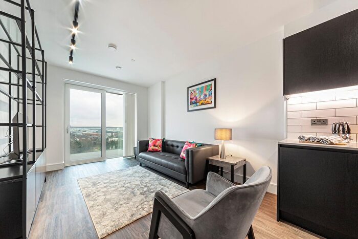 1 Bedroom Flat To Rent In Victoria Road, Acton, W3