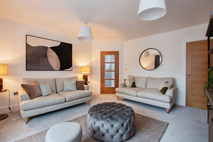 3 Bedroom Detached House For Sale In Edmondsham Road, Verwood, BH31