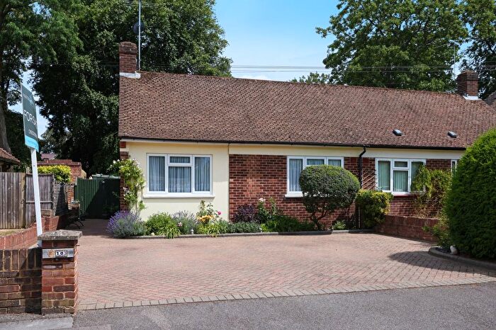 2 Bedroom Bungalow For Sale In Foxholes, Weybridge, Surrey, KT13