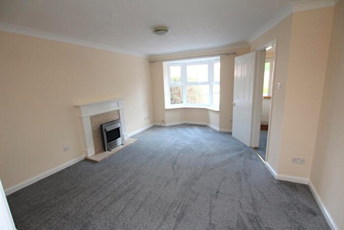 3 Bedroom Semi-Detached House To Rent In Penfold Road, Crawley, RH10