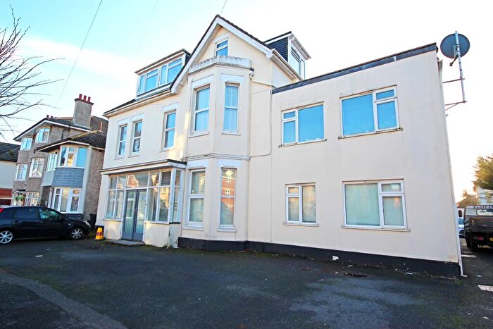 2 Bedroom Flat For Sale In Westby Road, Bournemouth, BH5