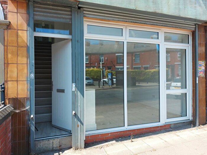 1 Bedroom Flat To Rent In Ashton Road, Oldham, OL8