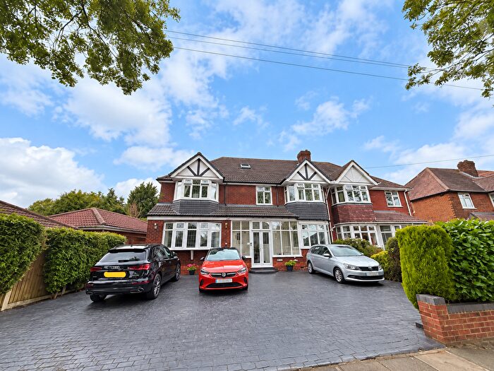6 Bedroom Semi Detached House For Sale In Sandhurst Avenue, Hodge Hill, Birmingham, West Midlands, B36
