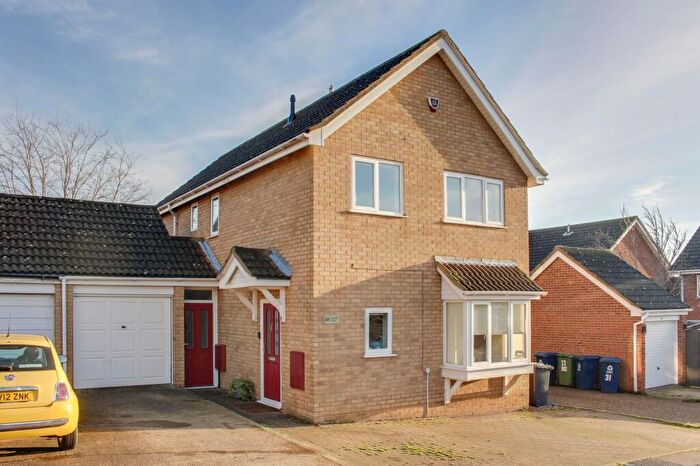 4 Bedroom Detached House For Sale In Otter Way, Eaton Socon, PE19
