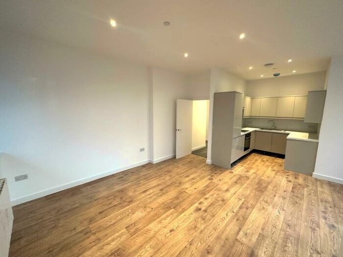 1 Bedroom Flat To Rent In Perrymount Road, Haywards Heath, RH16