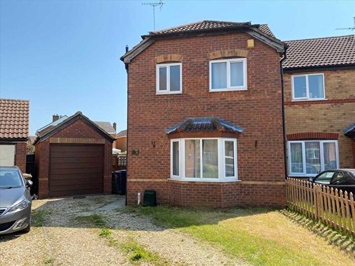 3 Bedroom Semi-Detached House For Sale In Beechtree Close, Sleaford, NG34