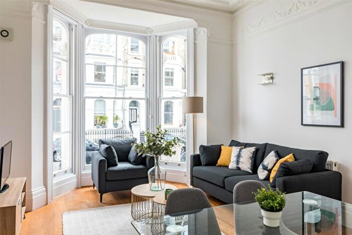 2 Bedroom Apartment To Rent In Coleherne Road, Earls Court, SW10