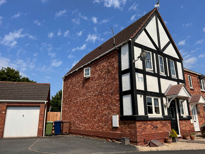 3 Bedroom End Of Terrace House For Sale In Gadwell Road, Walton Cardiff, Tewkesbury, GL20