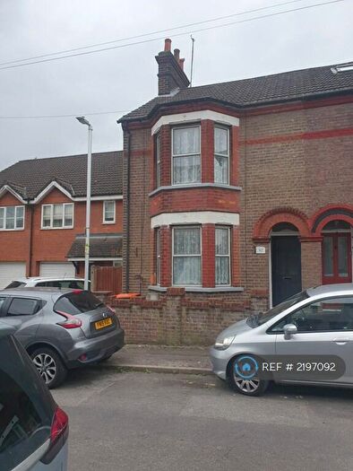 3 Bedroom Semi-Detached House To Rent In Waterlow Road, Dunstable, LU6