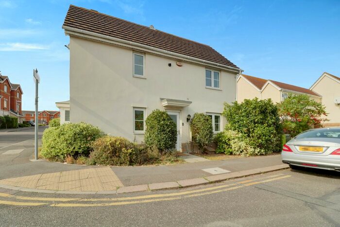 3 Bedroom Semi-Detached House To Rent In Victoria Road, Southend-On-Sea, SS1