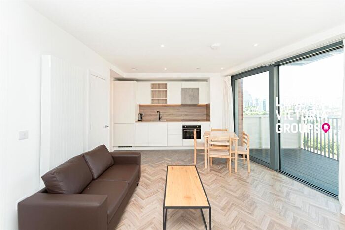 Apartment To Rent In Skyline Apartments, Makers Yard, London, E3