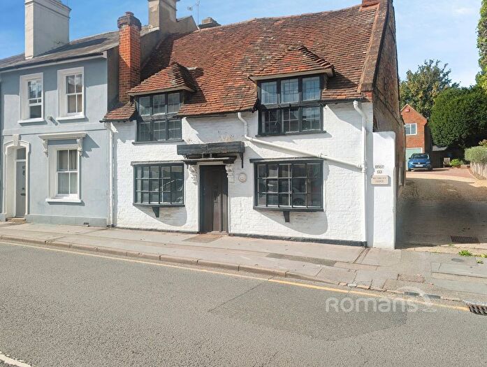 3 Bedroom End Of Terrace House For Sale In West Street, Farnham, Surrey, GU9