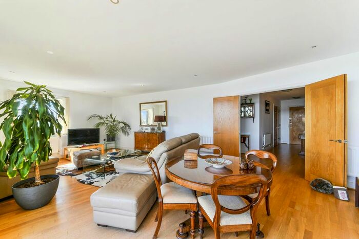 3 Bedroom Flat To Rent In Wards Wharf Approach, Royal Docks, London, E16