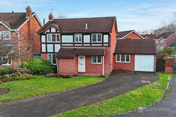 4 Bedroom Detached House For Sale In Tiverton Drive, Horeston Grange, Nuneaton, CV11