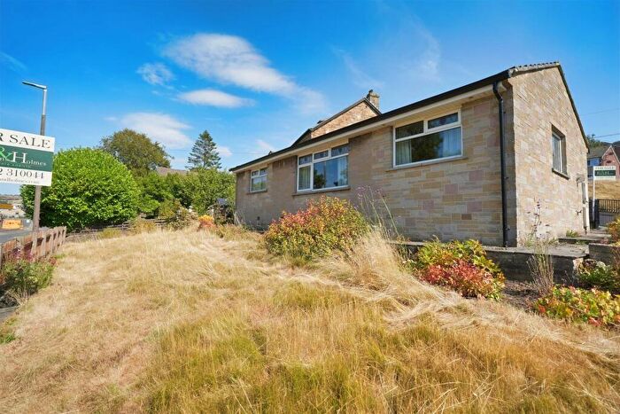 2 Bedroom Bungalow For Sale In Green Lane, West Vale, HX4