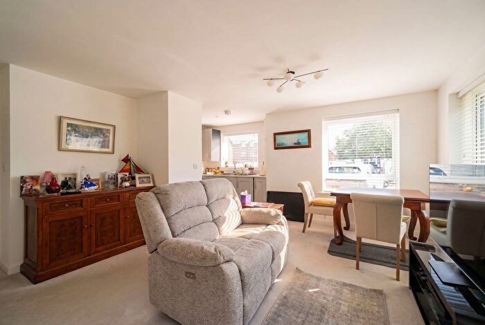 2 Bedroom Flat For Sale In Light Hall Lane, Shirley, Solihull, B90