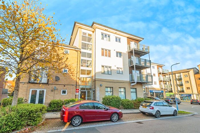 3 Bedroom Flat For Sale In Oakworth Avenue, Broughton, Milton Keynes, MK10