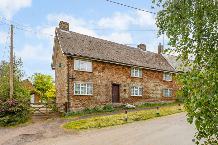 4 Bedroom Terraced House For Sale In High Street, Preston Capes, NN11