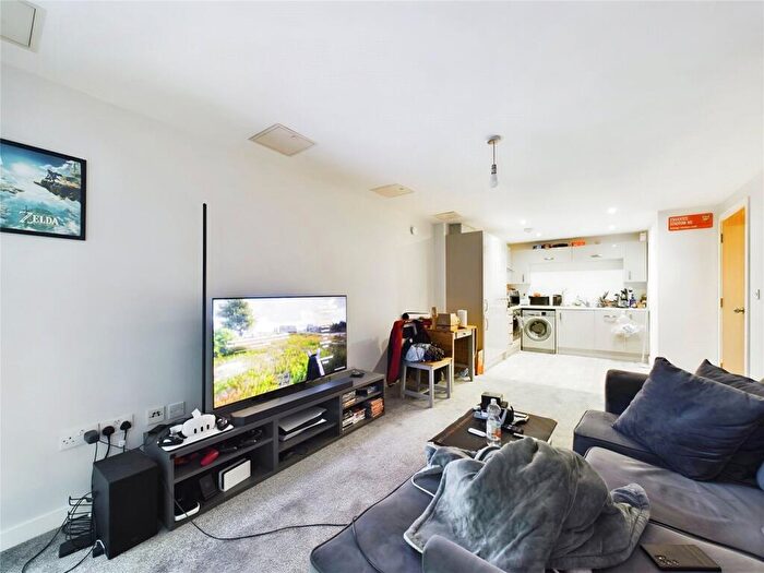 2 Bedroom Apartment For Sale In Waterfront Plaza, Nottingham, NG2
