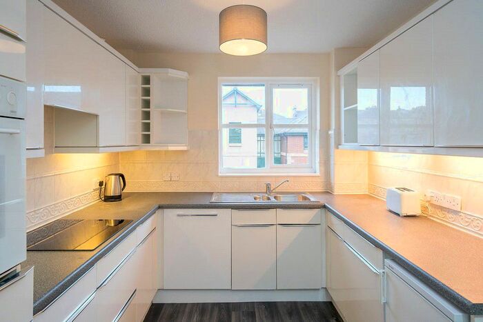 2 Bedroom Flat To Rent In Silvermills, Edinburgh, EH3