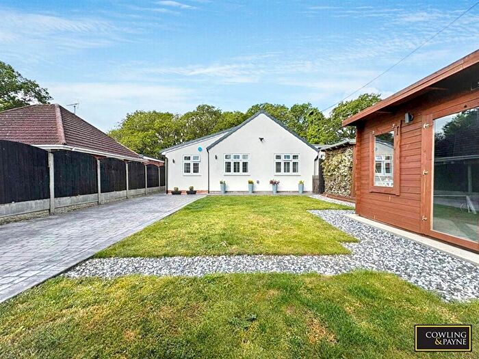 4 Bedroom Detached House For Sale In Canford Avenue, Wickford, SS12