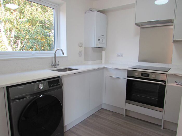 2 Bedroom Flat To Rent In Archery Close, Harrow, HA3