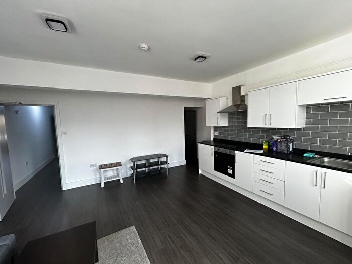 2 Bedroom Flat To Rent In Bearwood Road, Smethwick, B66