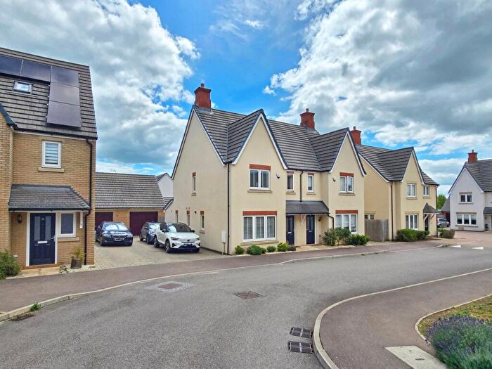 3 Bedroom Semi-Detached House For Sale In Elder Way, Ampthill, Bedford, MK45