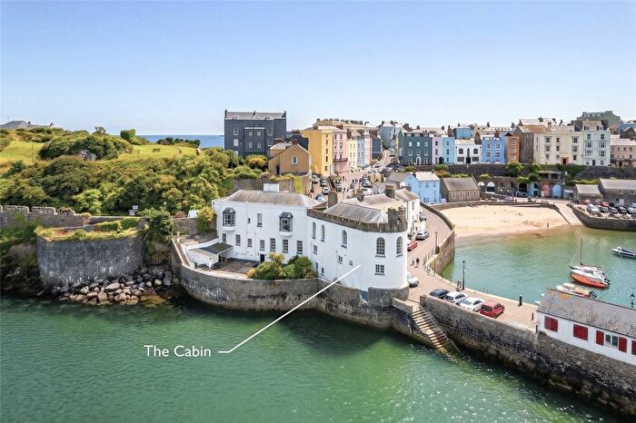 3 Bedroom Flat For Sale In The Cabin, Pier Hill, Tenby, Pembrokeshire, SA70