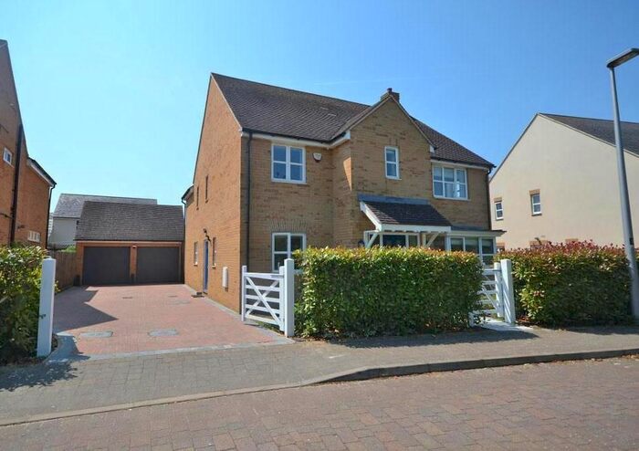 5 Bedroom Detached House To Rent In Trafalgar Drive, Brooklands, Milton Keynes, Buckinghamshire, MK10
