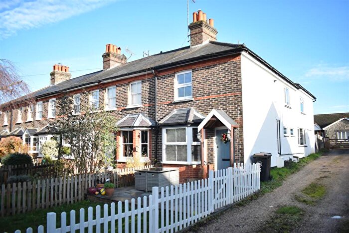 3 Bedroom End Of Terrace House For Sale In Crampshaw Lane, Ashtead, KT21