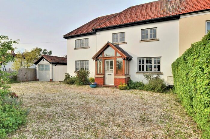 4 Bedroom Semi-Detached House To Rent In Chelmsford Road, Good Easter, Chelmsford, CM1