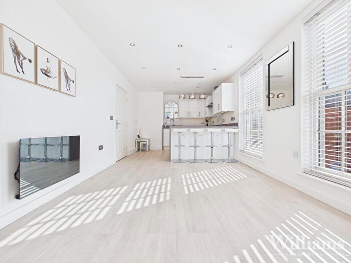 2 Bedroom Flat For Sale In Wedgewood Street, Aylesbury, HP19