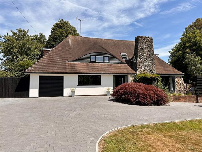 4 Bedroom Property For Sale In Lower Vicarage Road, Kennington, Ashford, TN24