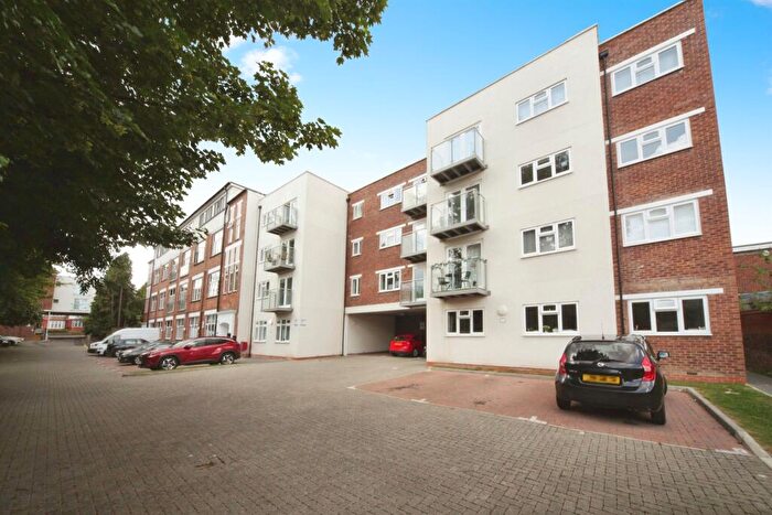 2 Bedroom Flat For Sale In Old Bedford Road, Luton, LU2