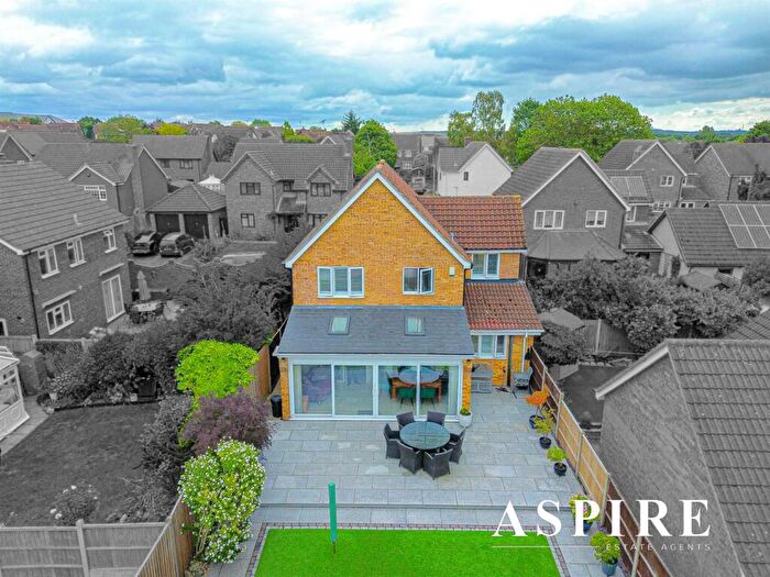 4 Bedroom Detached House For Sale In Althorne Close, Basildon, SS13