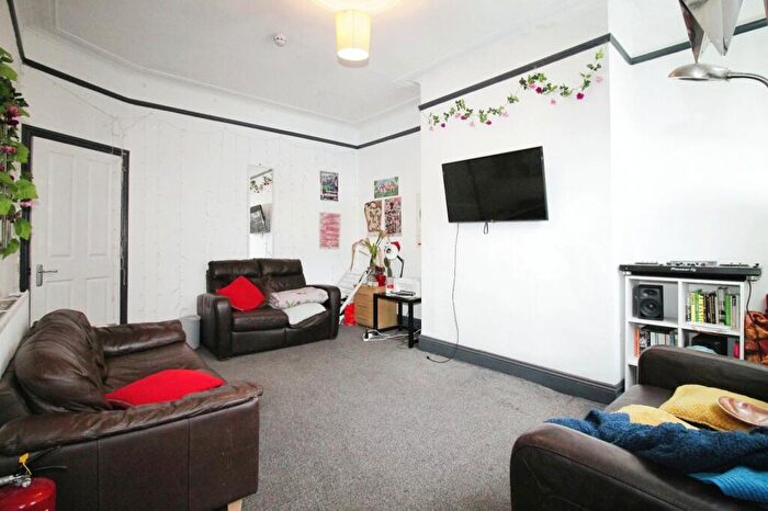 5 Bedroom Terraced House To Rent In Stanmore Street, Burley, Leeds, West Yorkshire, LS4