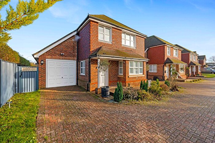 4 Bedroom Detached House To Rent In Ref: Gf - Napier Close, Redhill, RH1