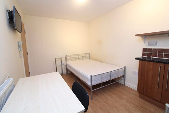 1 Bedroom Flat To Rent In Monthermer Rd, Roath, Cardiff, CF24