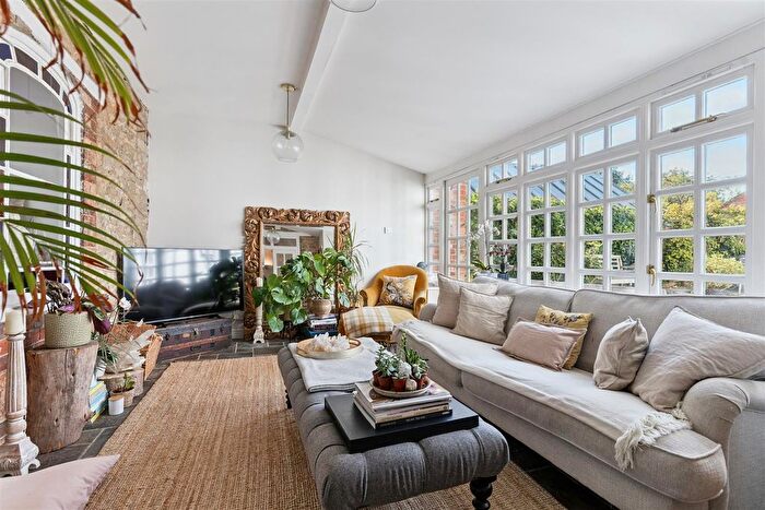 7 Bedroom Property For Sale In High Street, Olney, MK46