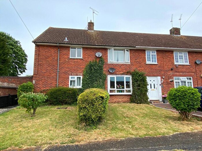 2 Bedroom Flat To Rent In Trussell Close, Winchester, SO22