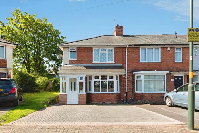 3 Bedroom Semi Detached House For Sale In Linton Road, Birmingham, West Midlands, B11