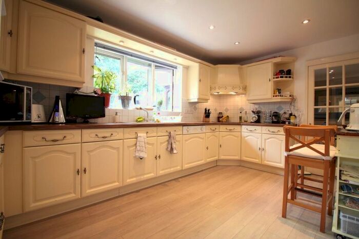 5 Bedroom Property To Rent In Wood Lane, Isleworth, TW7
