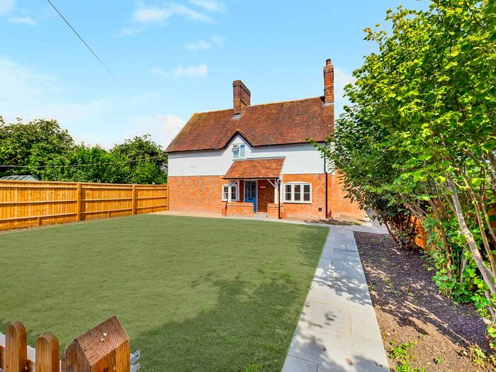 2 Bedroom Cottage To Rent In Aylesbury Road, Wendover, Aylesbury, HP22